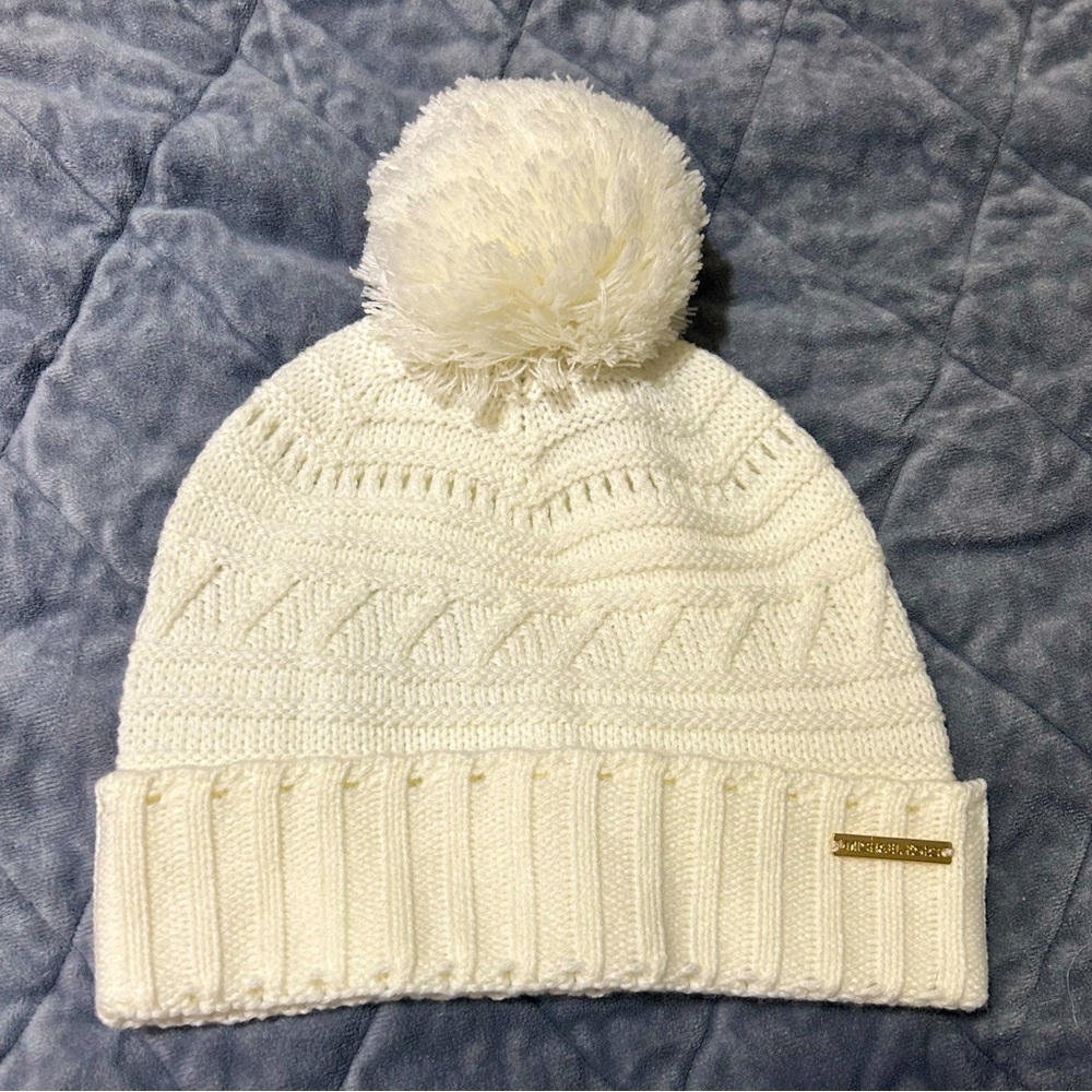 ✨Micheal Kors Cream Beanie✨